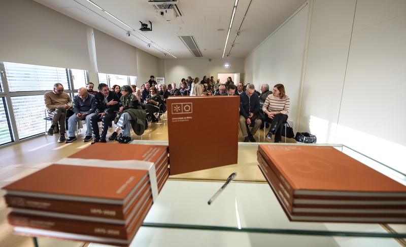  Apresentação: Livro de Memórias da EEUM 